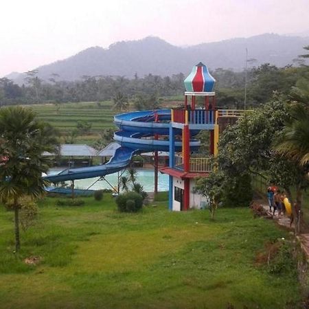 Green Valley Resort Purwokerto Exteriér fotografie