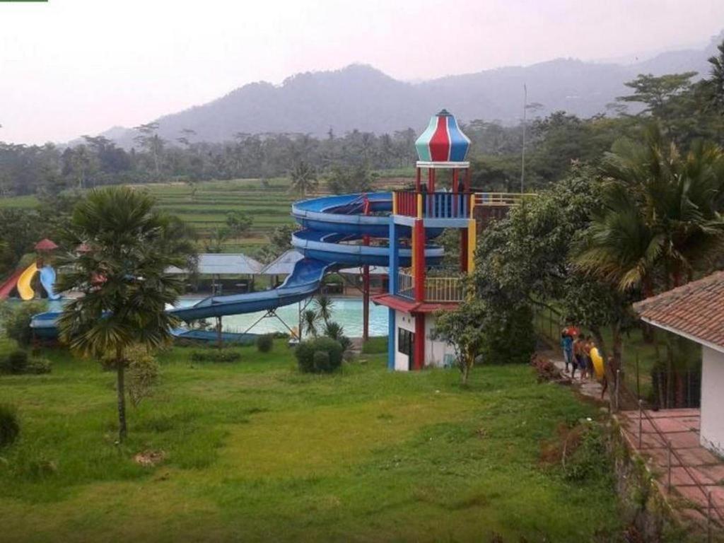 Green Valley Resort Purwokerto Exteriér fotografie