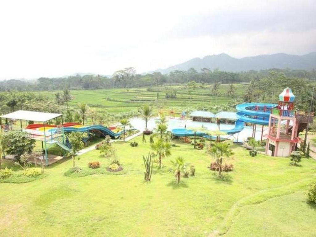 Green Valley Resort Purwokerto Exteriér fotografie