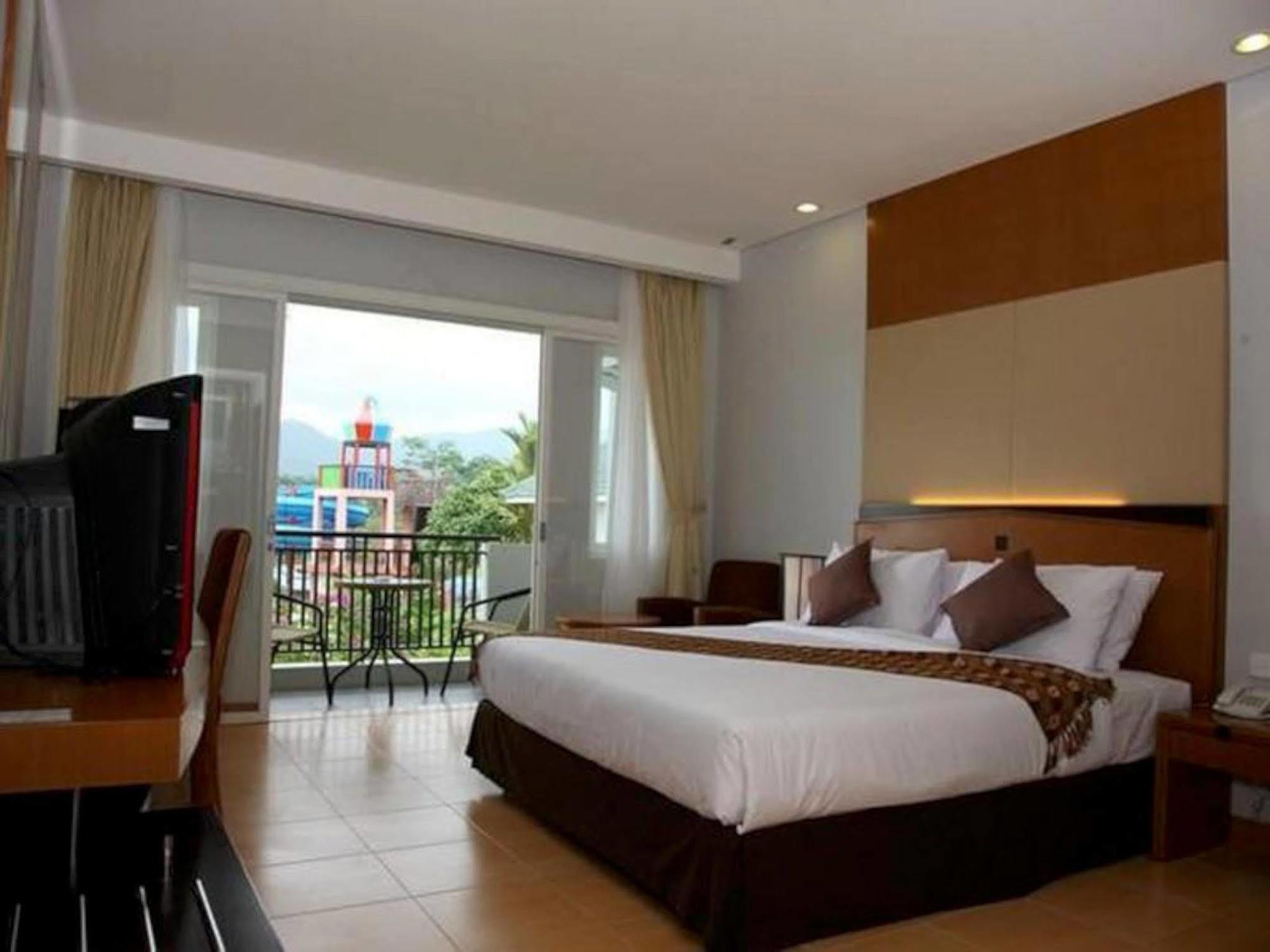 Green Valley Resort Purwokerto Exteriér fotografie